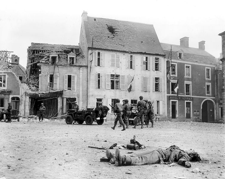 754px-TrÃ©viÃ¨res,_1944